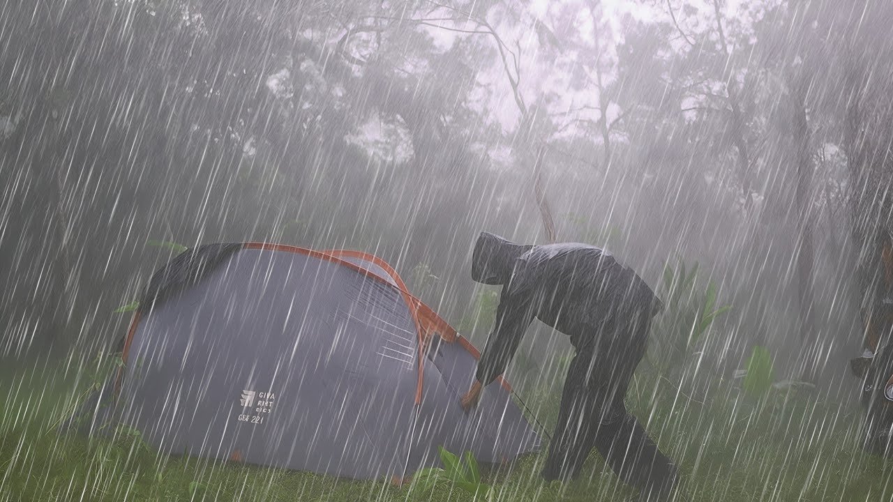 VERY HEAVY RAIN AND STRONG WINDS:Solo Camping Heavy Rain