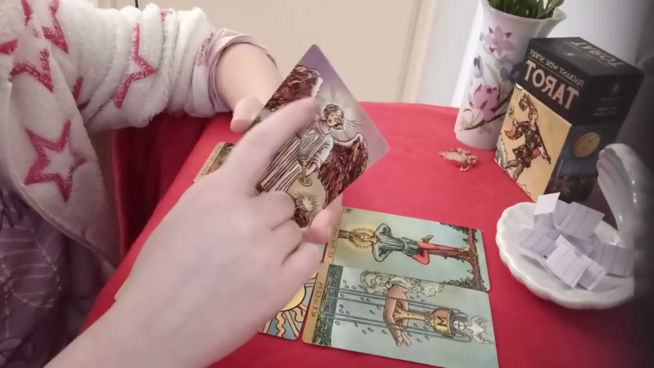 pickacard- είναι ερωτευμένος μαζί σου? και αν ναι θέλει σοβαρή σχέση η παιζει?#pickacard #tarot#ταρω