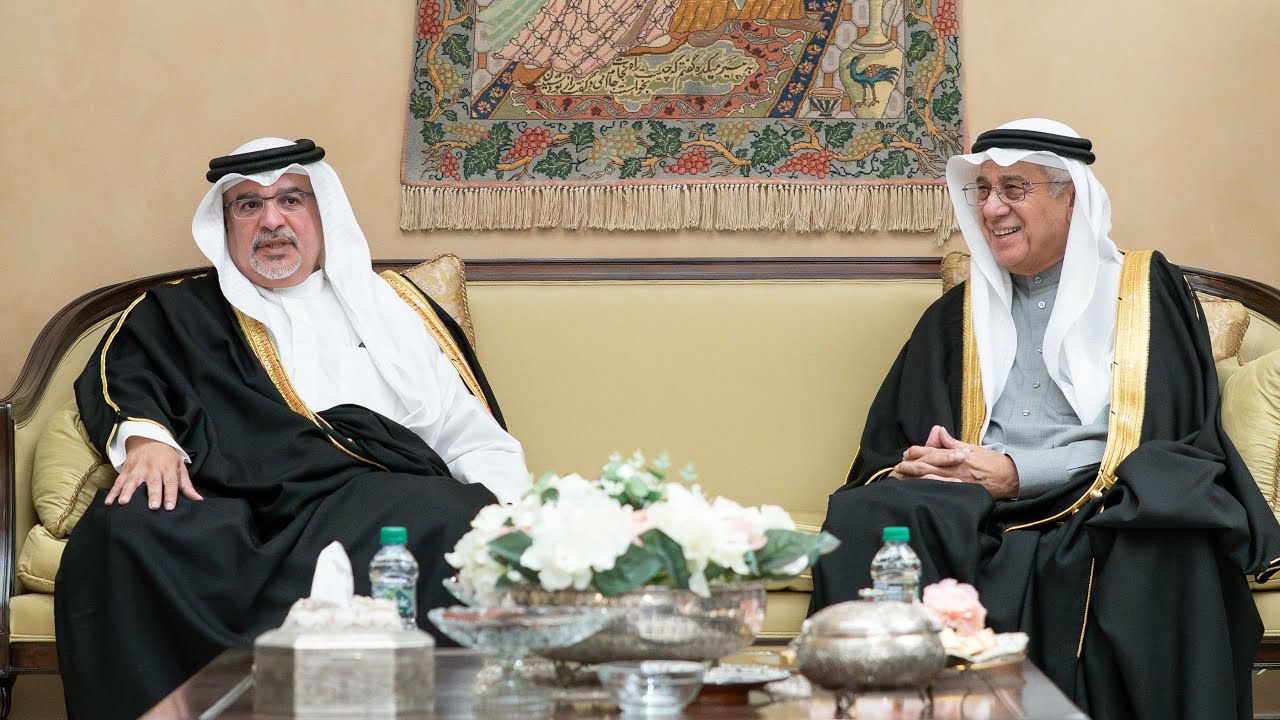 سمو ولي العهد يزور مجلس المرحوم علي بن يوسف فخرو وعائلتي آل رحمة والمديفع وسعادة نبيل بن يعقوب الحمر