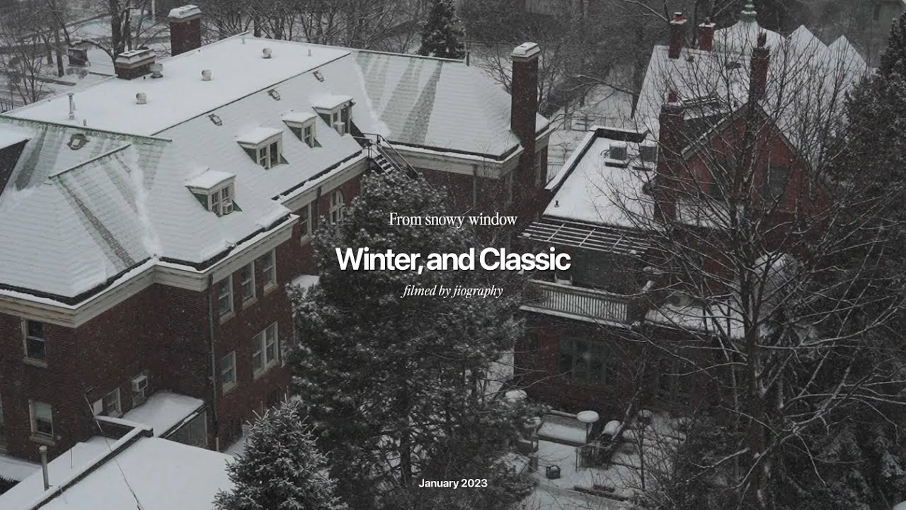 Зимний день — тихое окно и классическое пианино