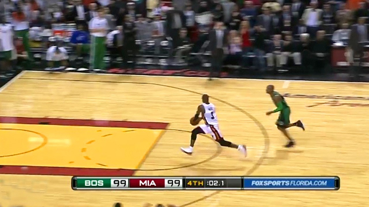 35 Prime Dwyane Wade Plays That Would Break the NBA Today