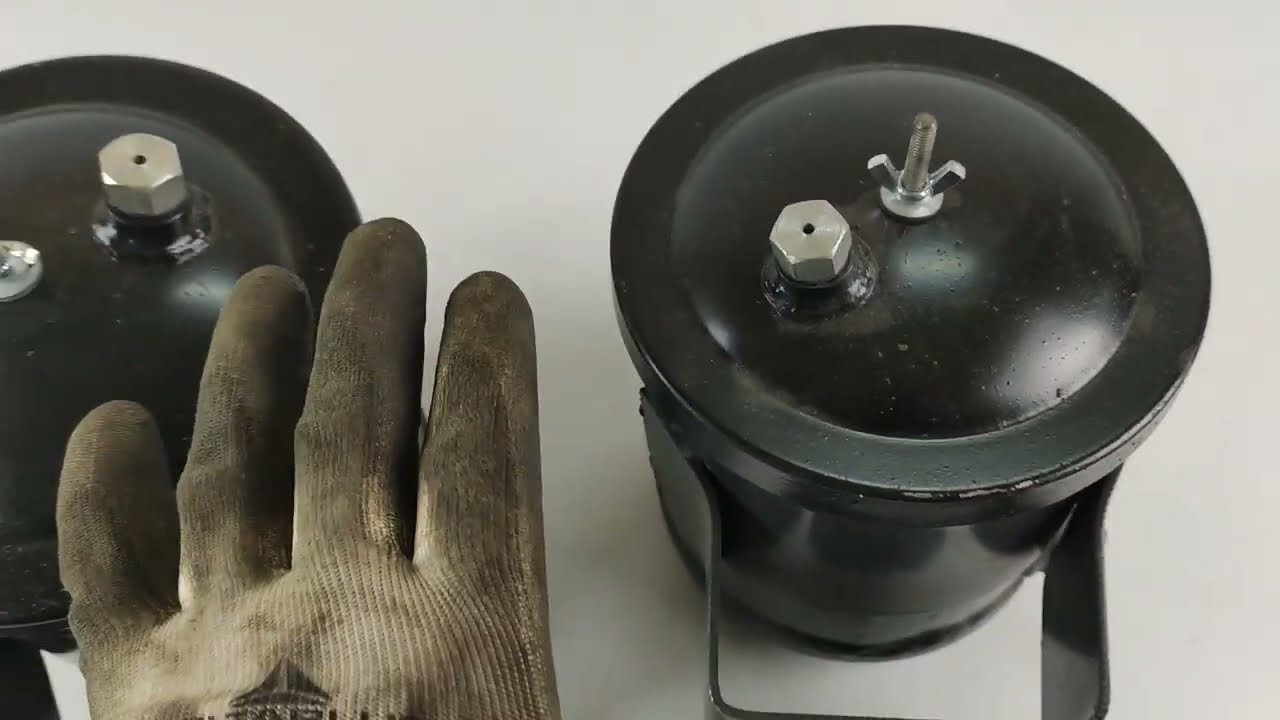 Круглый бачек под дозатор ЮМЗ. С резьбой для подключения РВД