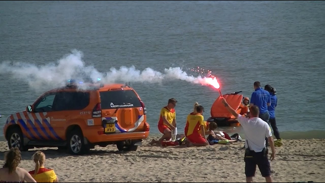 Rescue Vlissingen 2014: Demo van de reddingsbrigade met inzet van helikopter