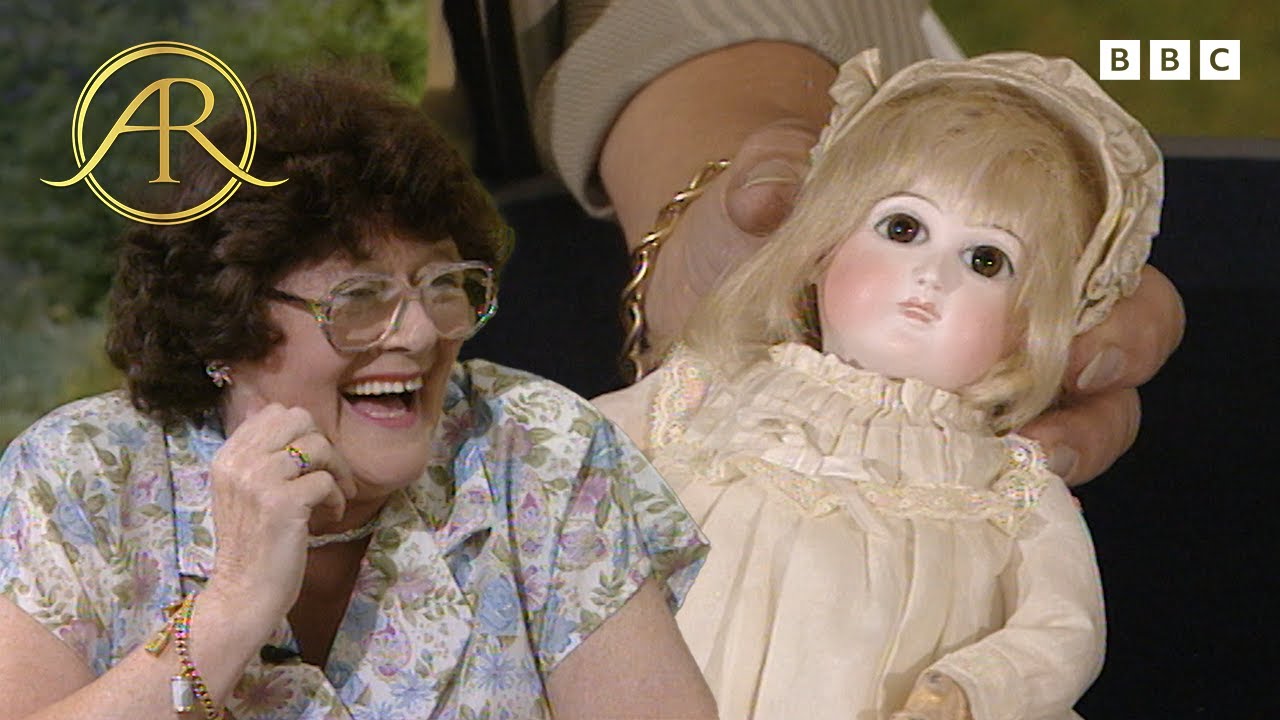 'Highly Collectable' French Jumeau B&eacute;b&eacute; Doll Worth Four Figures | BBC Antiques Roadshow UK