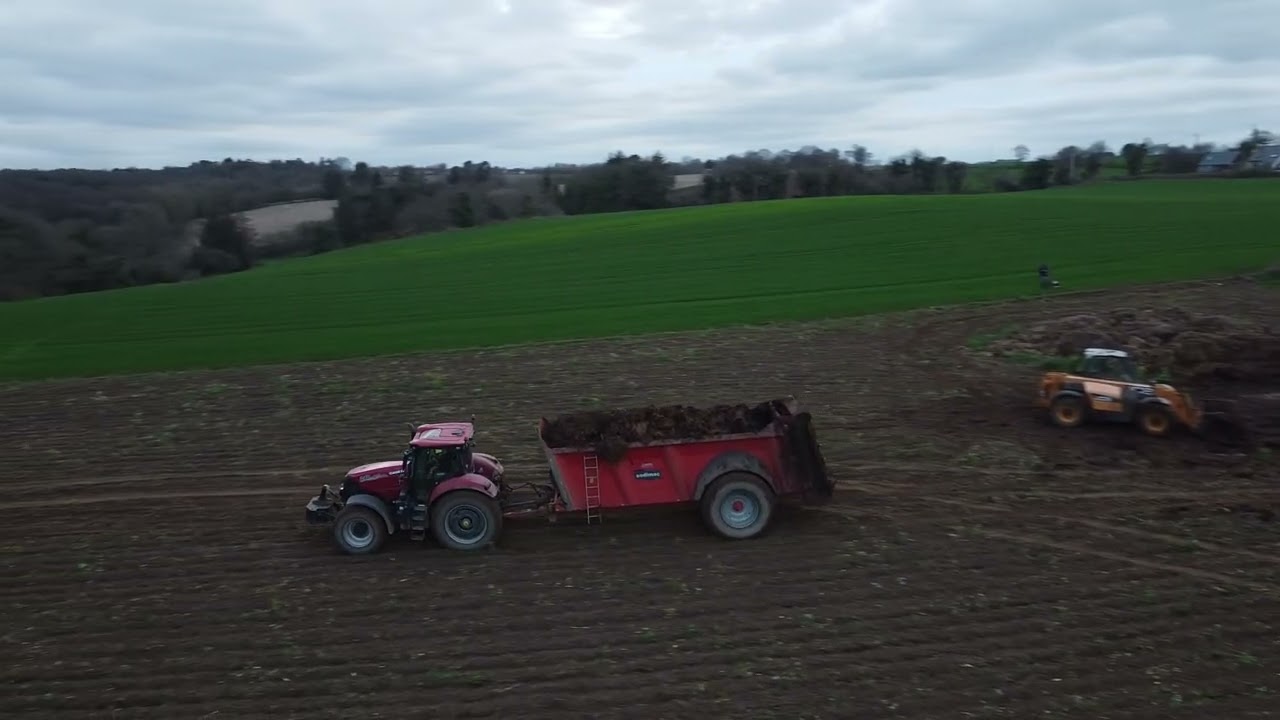 fumier 2023 , CASE PUMA 240 avec RAFAL 3600 et  JCB 531.70. ETA FOURDRILIS