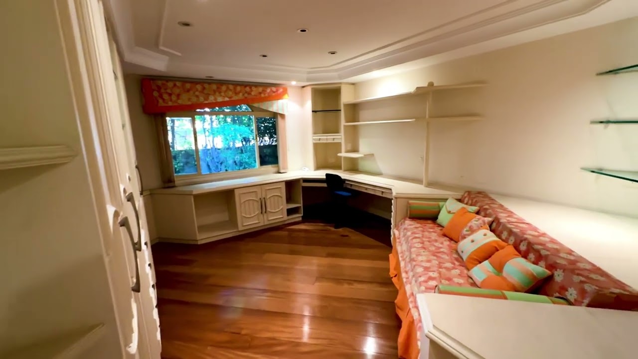 Sobrado em Condomínio - Vila Carrão - 1050m² - 7 Dormitórios - 5 Suítes - 6 Vagas - RE: TP26258