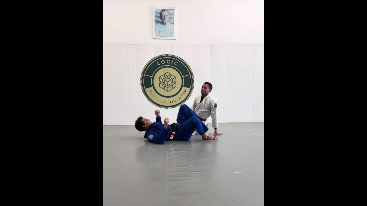 Great closed guard drill, arm bar to omoplata to triangle.
