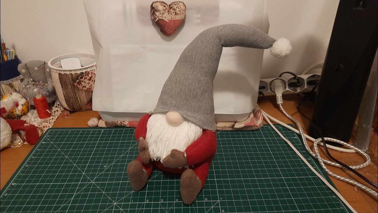 Tutorial Gnomo di Natale di stoffa fai da te semplice