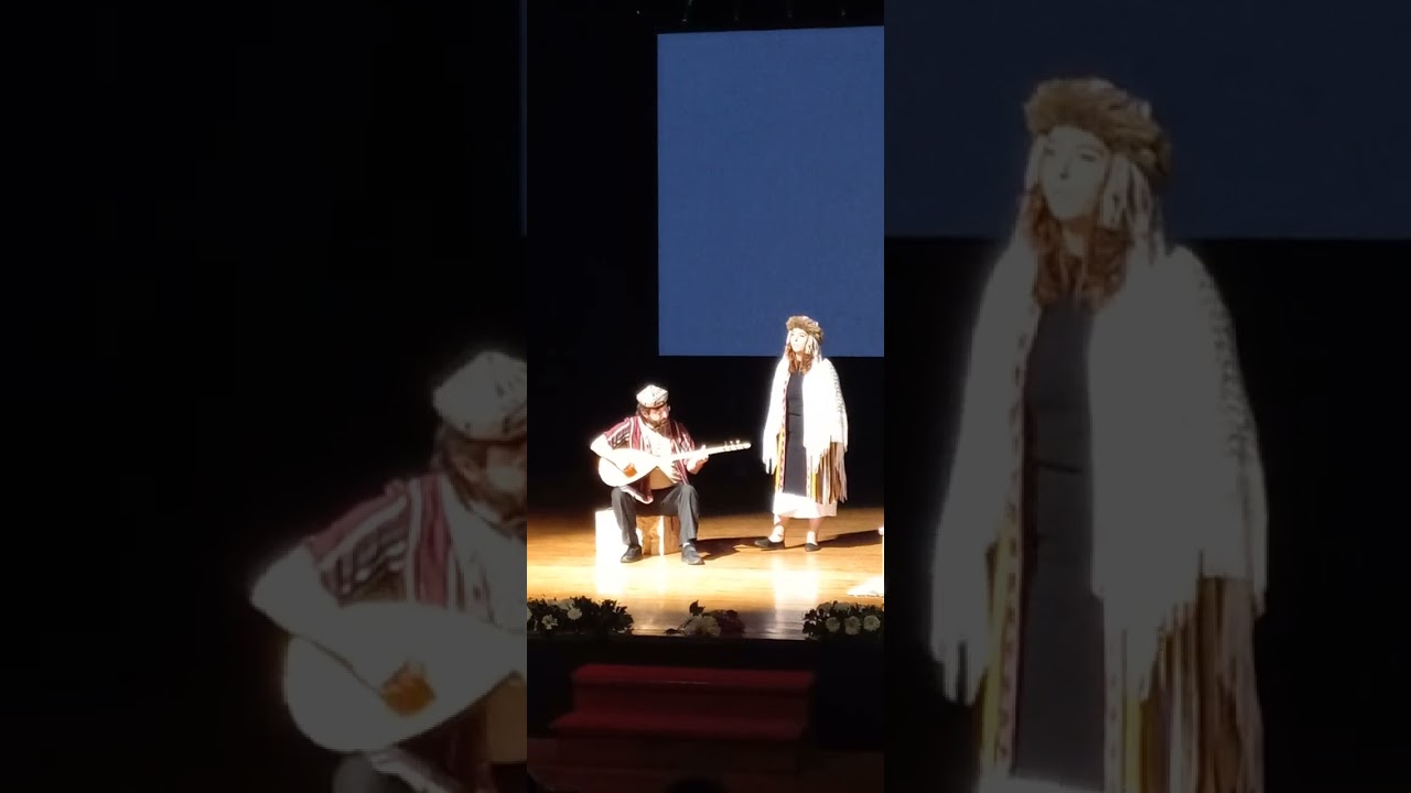 Doğu Türkistan konulu tiyatroyu yüreğim burkularak izledim.