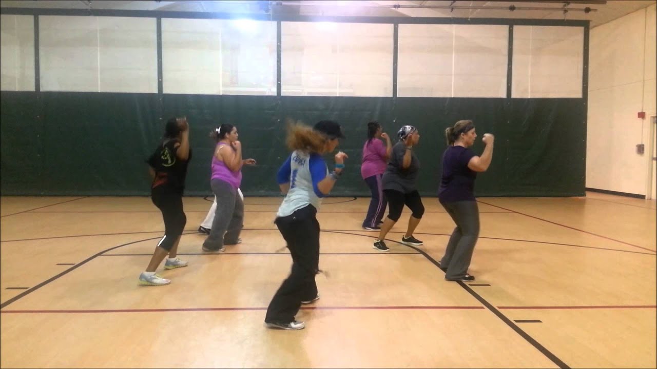 Que Viva La Vida Wisin y Yandel Zumba with Erika - Dance Fitness