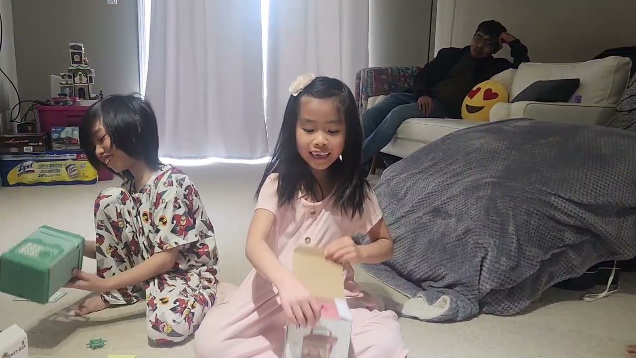 Josiah and Rebekkah, my cousin G's  kiddos. 🥰