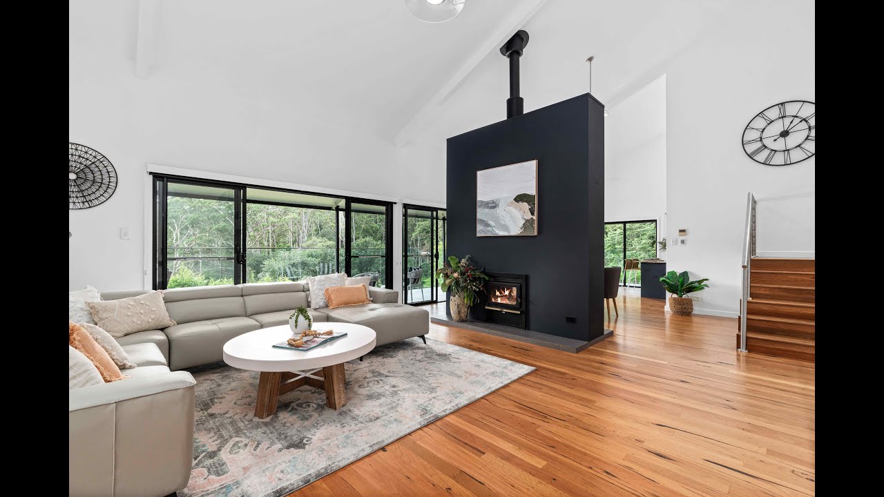 Ultimate Coastal Escape, Offering Dual Living, Breathtaking Views on 5 Acres - 390 Oak Road, Matcham