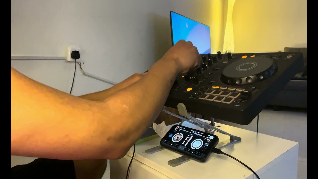 House and tech house enjoy ☺️ come to Instagram. Tal.dj5