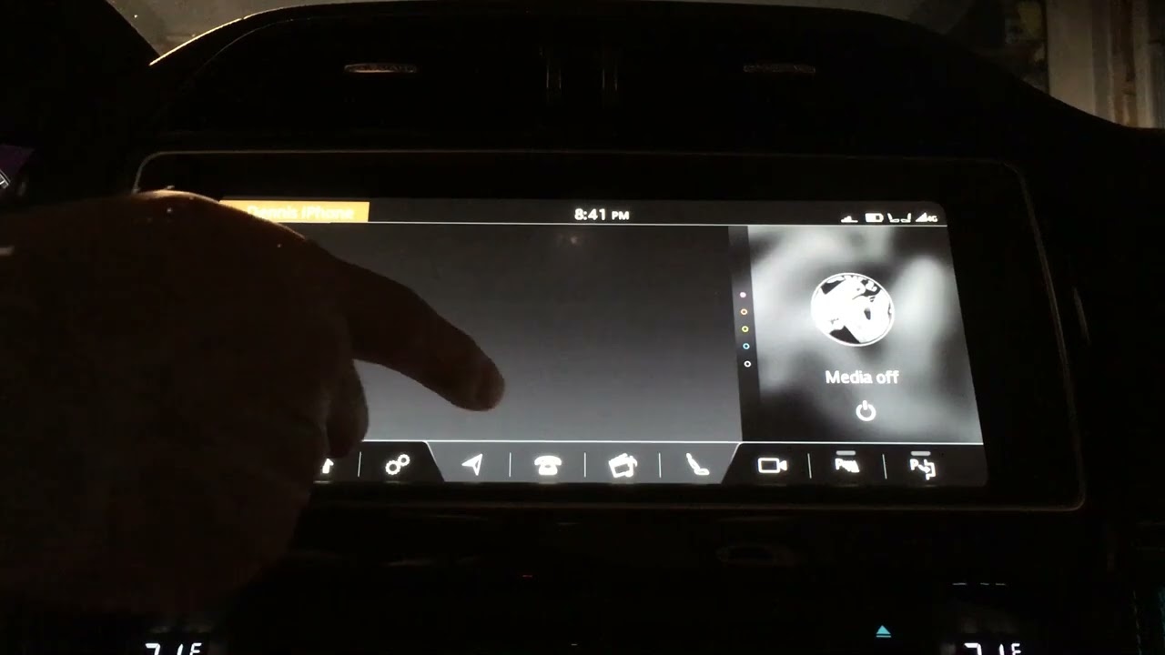Connecting an iPhone to a Jaguar  F-PACE