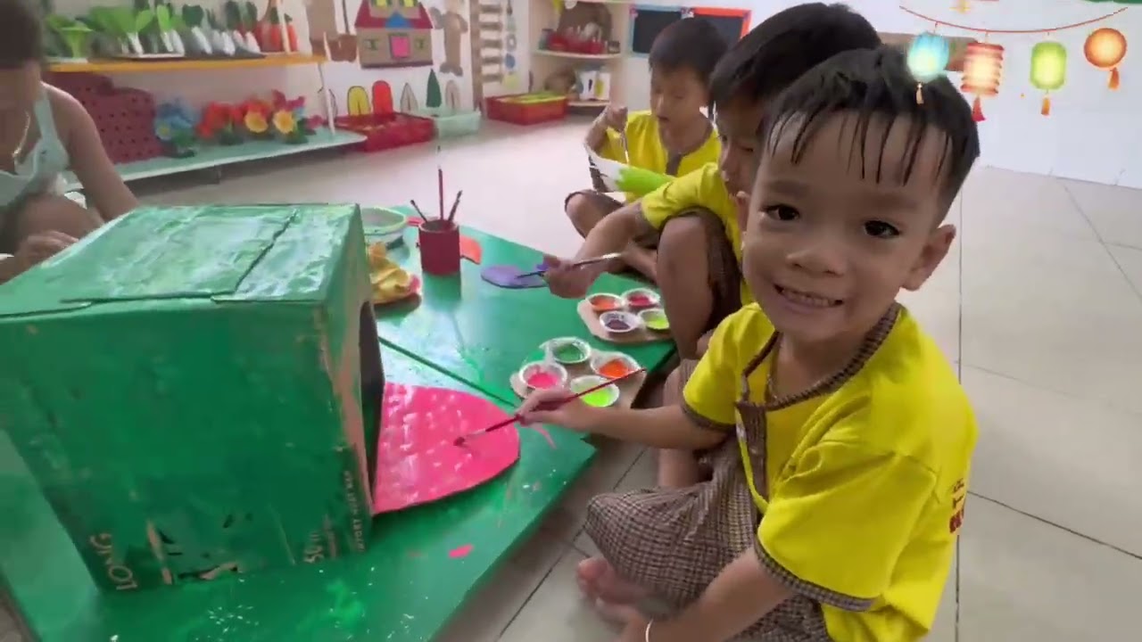 HĐ LÀM LỒNG ĐÈN ĐẦU LÂN ĐÓN TRUNG THU LỚP LÁ 1