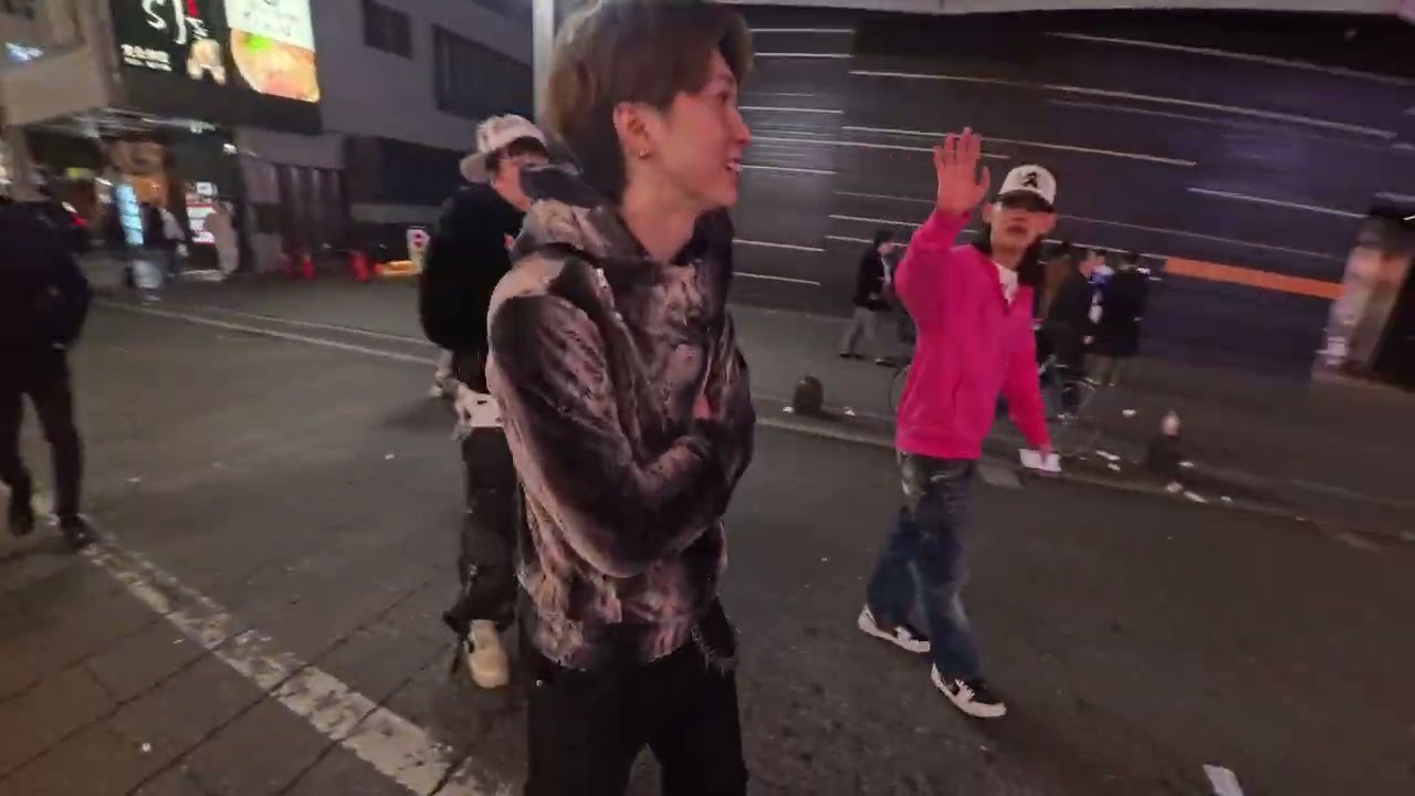 SHINJUKU WALKING  1