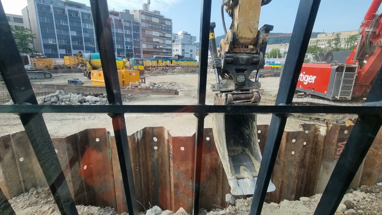CAT with oilquick and steelwrist rotortil  tiltrotator (timelapse)