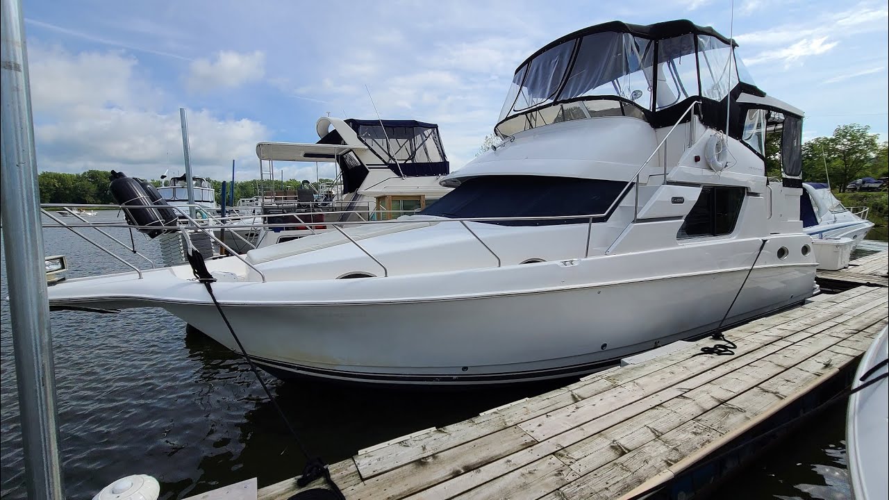 Моторная яхта Silverton 392, прогулка