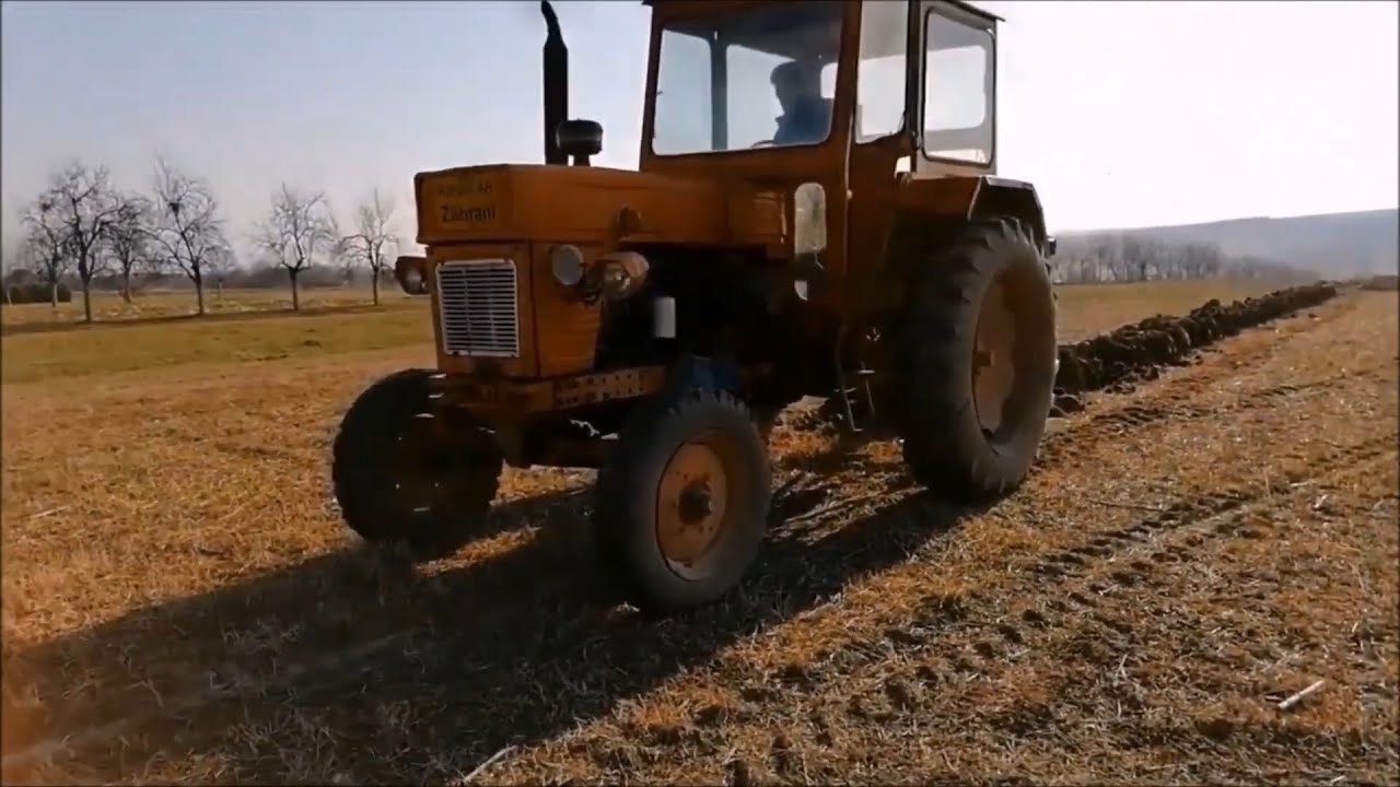 TRACTOR U650 ARĂ GRĂDINA!