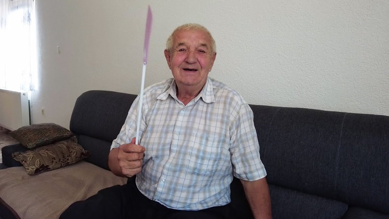 ''Kad čovjek ode u penziju samo promijeni šefa, upravnika, poslovođu - unučad ti onda naređuju!''