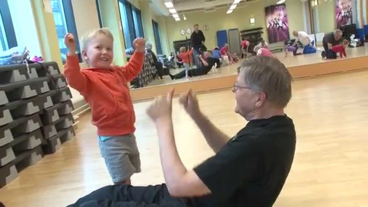 IKILapsi-jumpassa isovanhemmat ja lapset jumppaavat yhdess&auml;!
