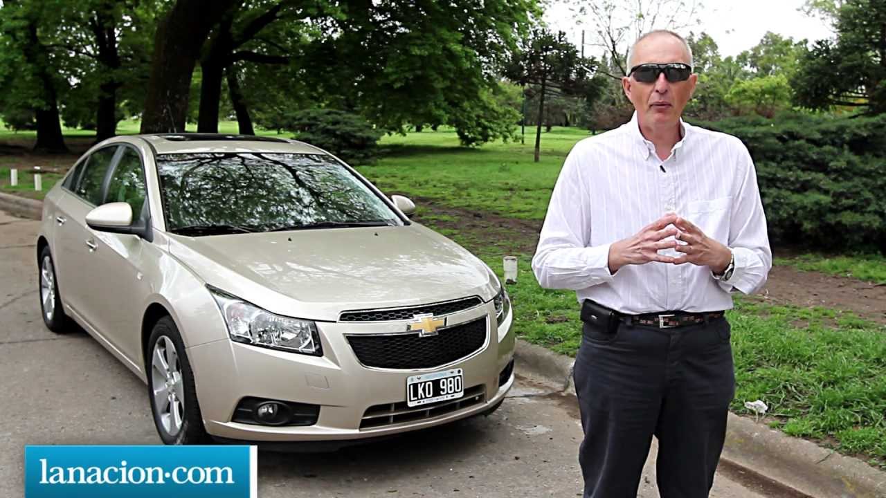 De paseo con el elegante Chevrolet Cruze LTZ