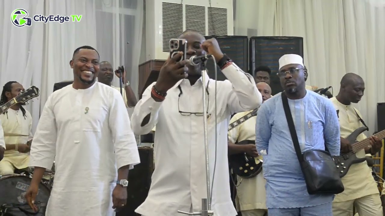 K1 DE ULTIMATE LIVE ON STAGE AT ONIBA EKUN DAUGHTERS WEDDING CEREMONY 