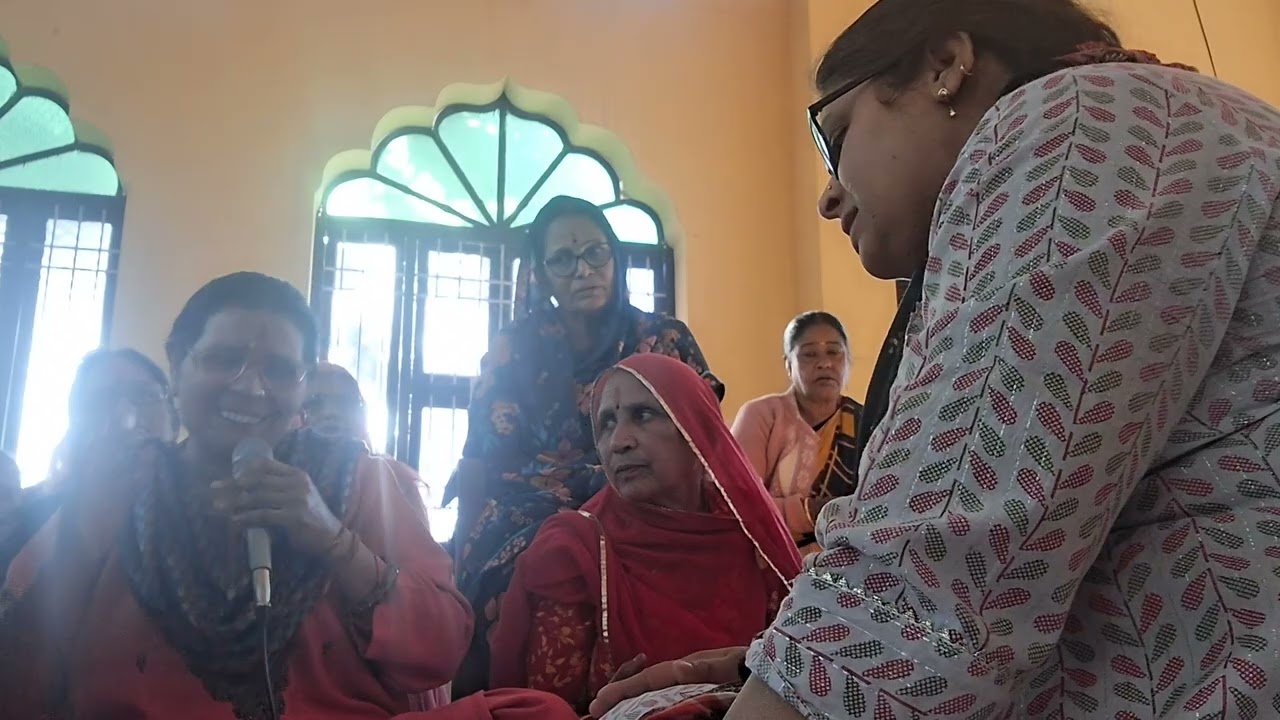 होली खेलन  पधारो  श्री वृन्दावन  मे   🙏👌💃बिल्कुल  नया भजन।   बहुत  सुन्दर  ढोलक  के साथ 
