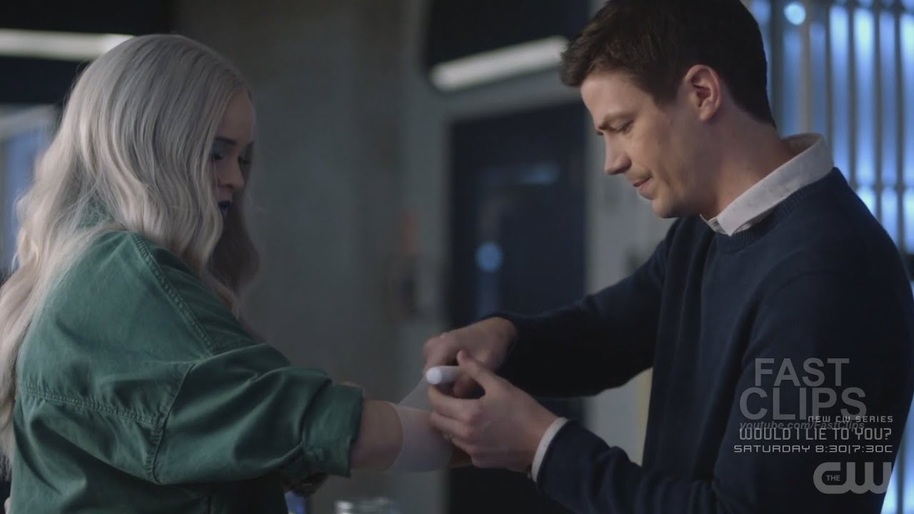 The Black Fire Attacks Frost | The Flash 8x10 [HD]