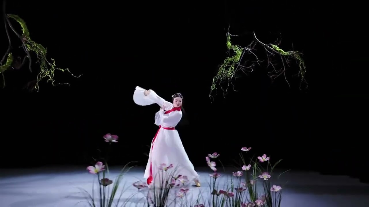 Spring Mountain's Nightly Glory: A Journey Beyond Shangchun