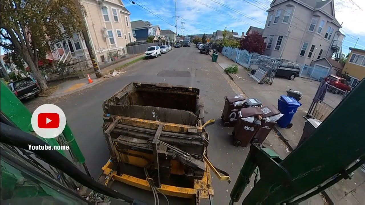 Waste Management Curotto can garbage  truck