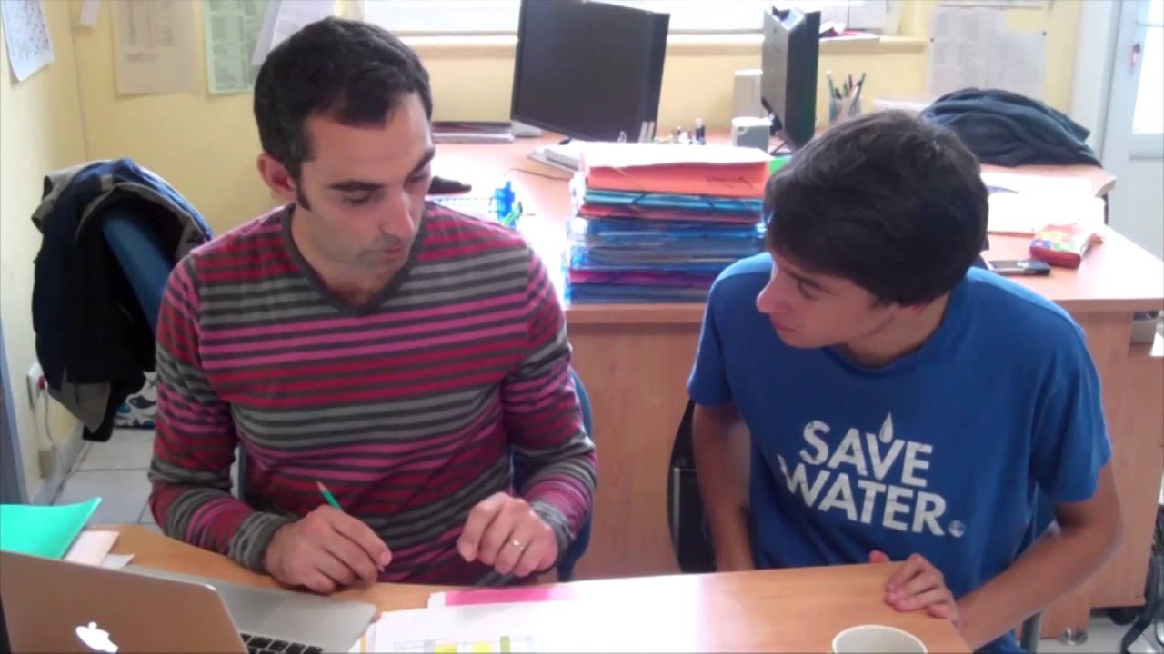 bref je suis animateur jeunesse dans un centre social