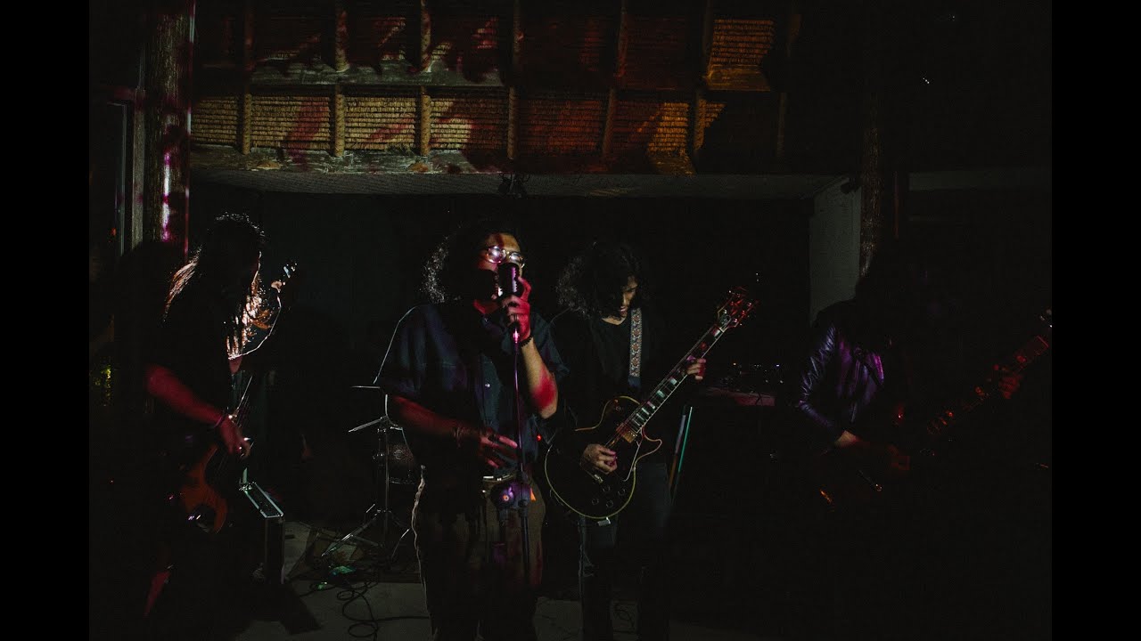 Rollfast - Falsome (Live at The Strawhut)