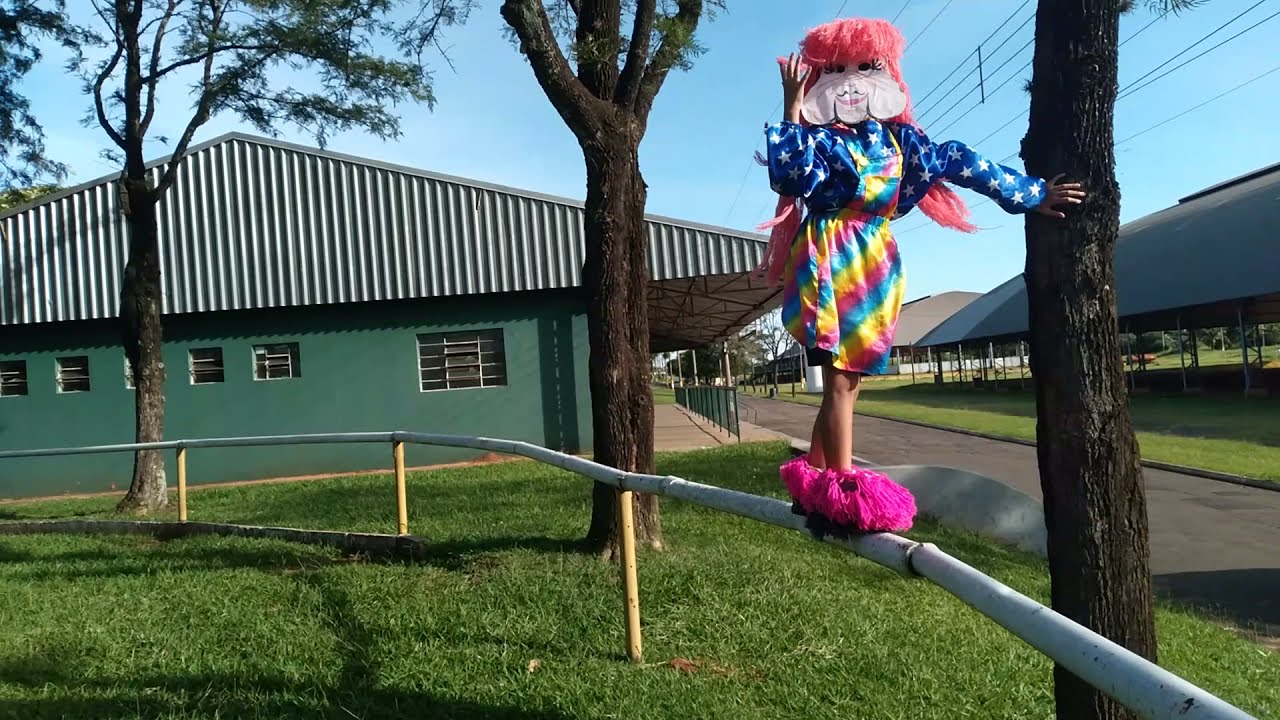 fofona fazendo seus passinhos