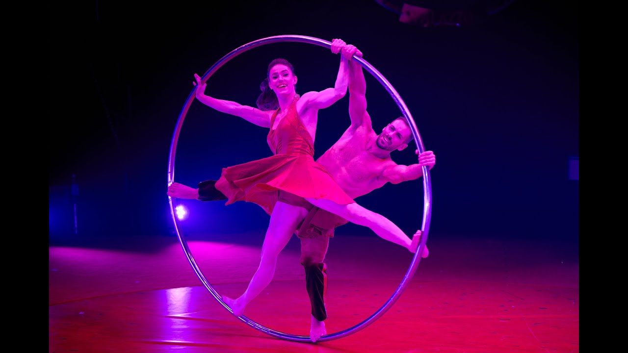 Duo Unity | Duo Cyr Wheel at Mannheimer Weihnachtscircus 2025/2026