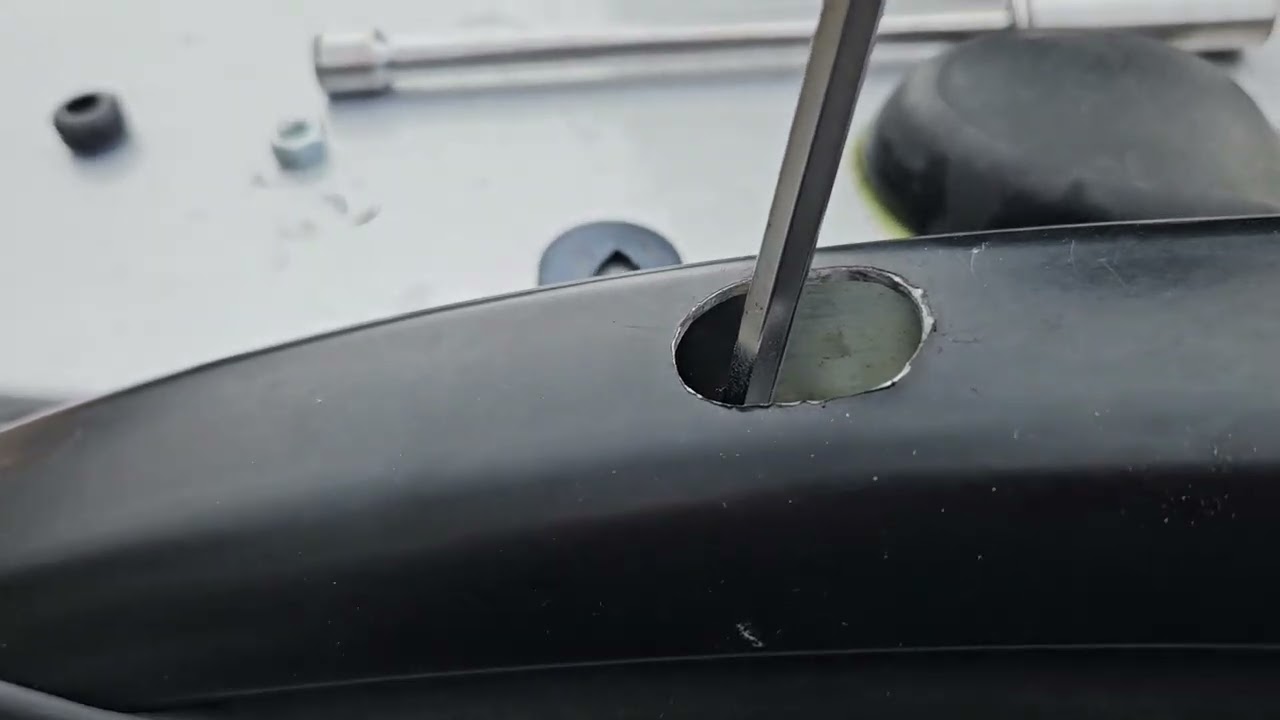 Ford Connect MK2 fixing loose roofbar not fixed down and leaking 2