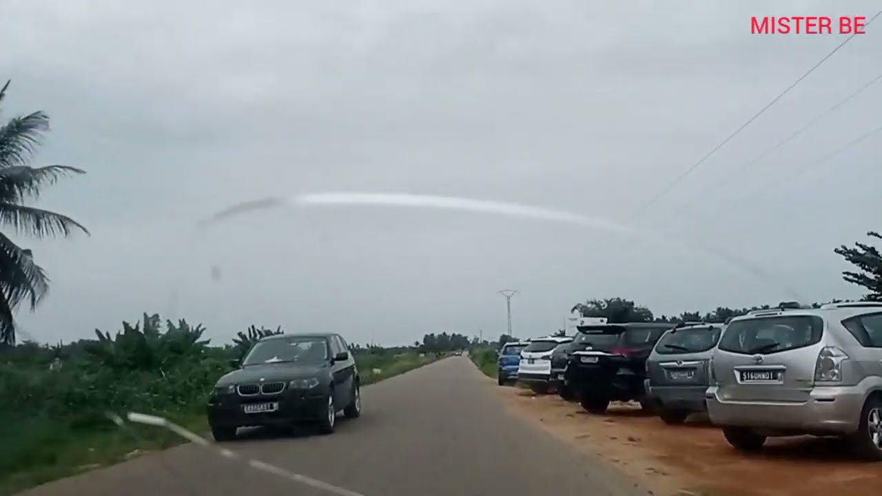 En Route Pour Mondoukou, Un Village De Grand-Bassam