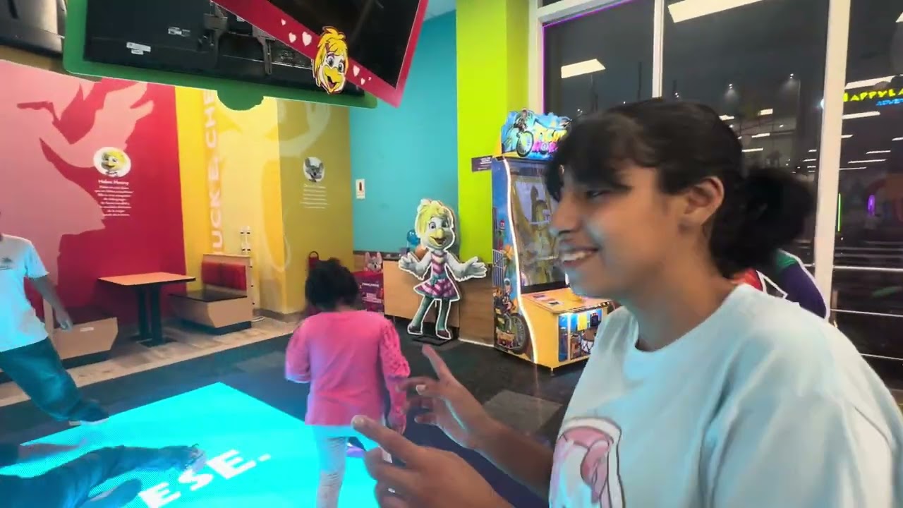 4 Febrero 2025 chuck e cheese Mall Plaza - Lima Perú 1/3