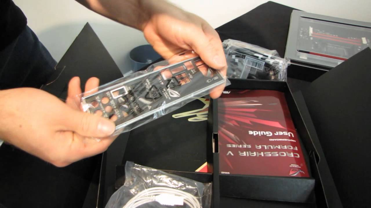 ASUS Crosshair V Formula 990FX SLI Crossfire Motherboard Unboxing & First Look Linus Tech Tips