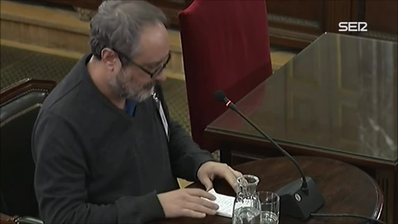 Antonio Baños se niega a responder a Vox en el juicio al procés