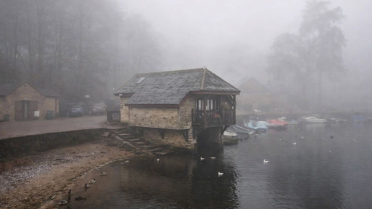 A Misty Morning Walk at Rudyard Lake &ndash; English Countryside