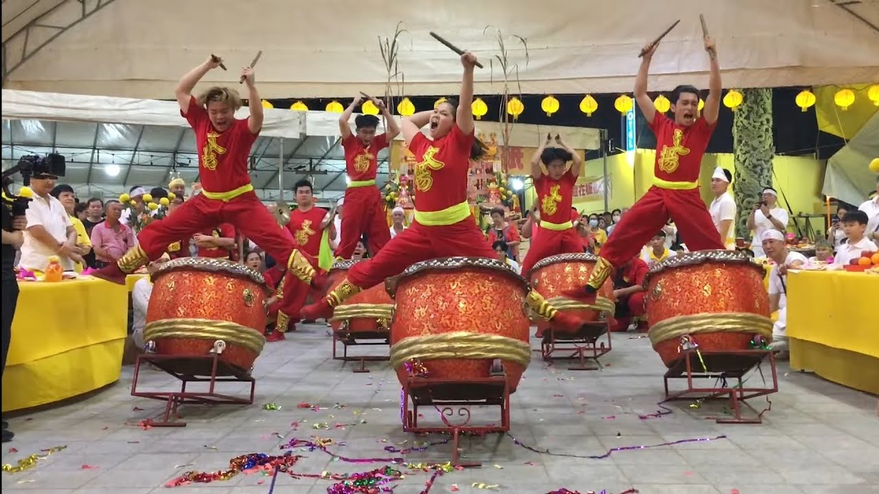 新加坡文扬龙狮运动协会 Wenyang Arrived & War Drumming Performance at Hougang Dou Mu Gong 21 Oct 2023