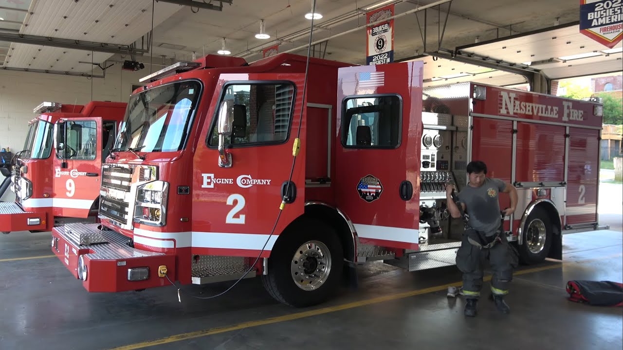[“MAN DOWN”] Nashville Fire Department Engine 2 responding to a medical call in downtown Nashville
