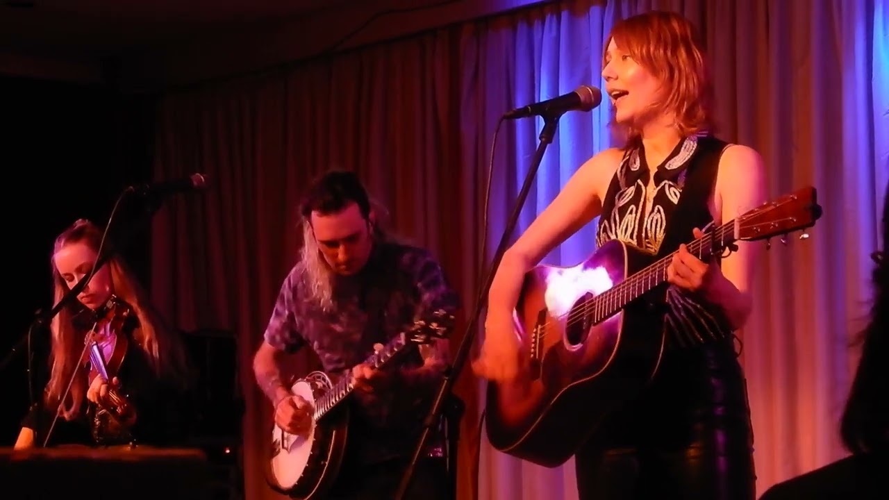 MOLLY TUTTLE: