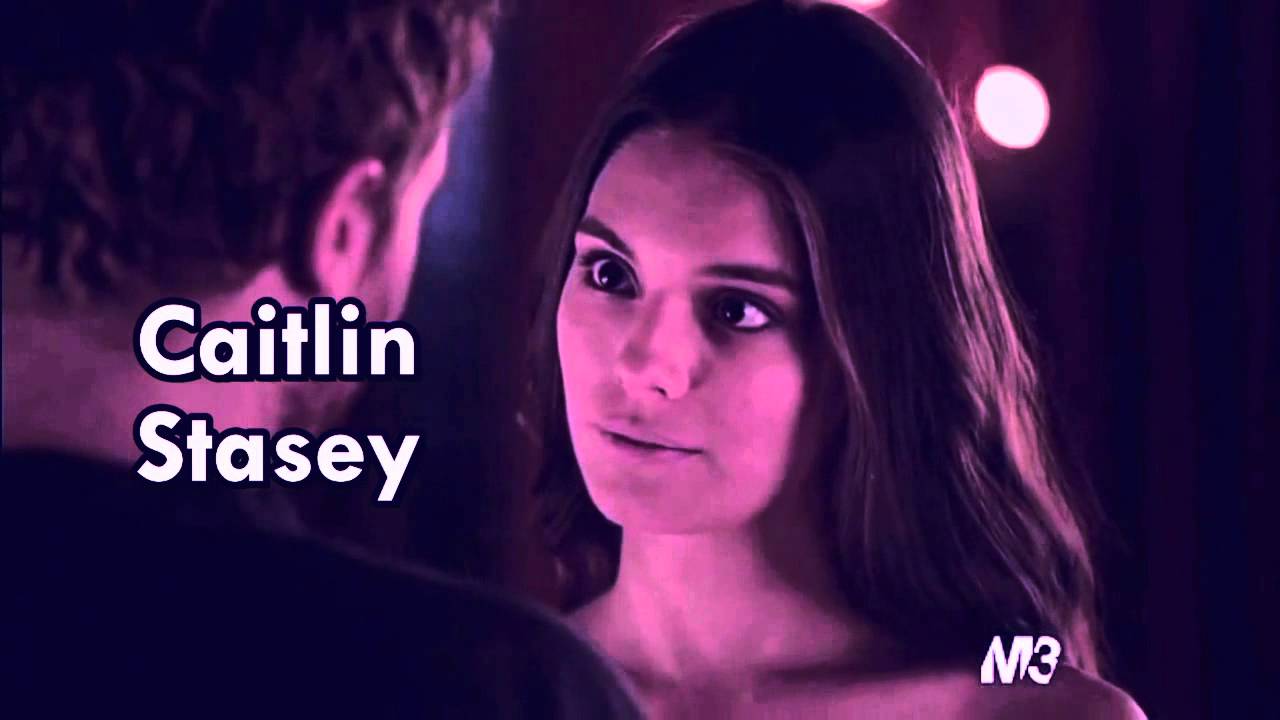 Reign 2x20 Opening Credits