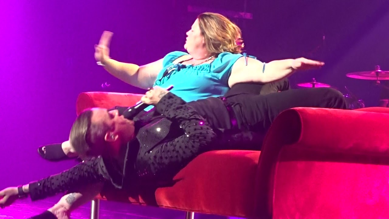 Robbie Williams - Las Vegas Encore Theater - Something Stupid - 16.03.2019