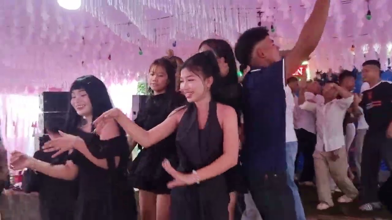 #@Cưới đạp sàn cukuin@