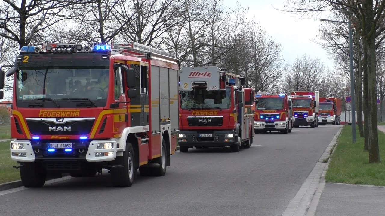 Gefahrgut Übung bei Bosch - Ankunft Umweltzug Feuerwehr Dresden FuRW 2