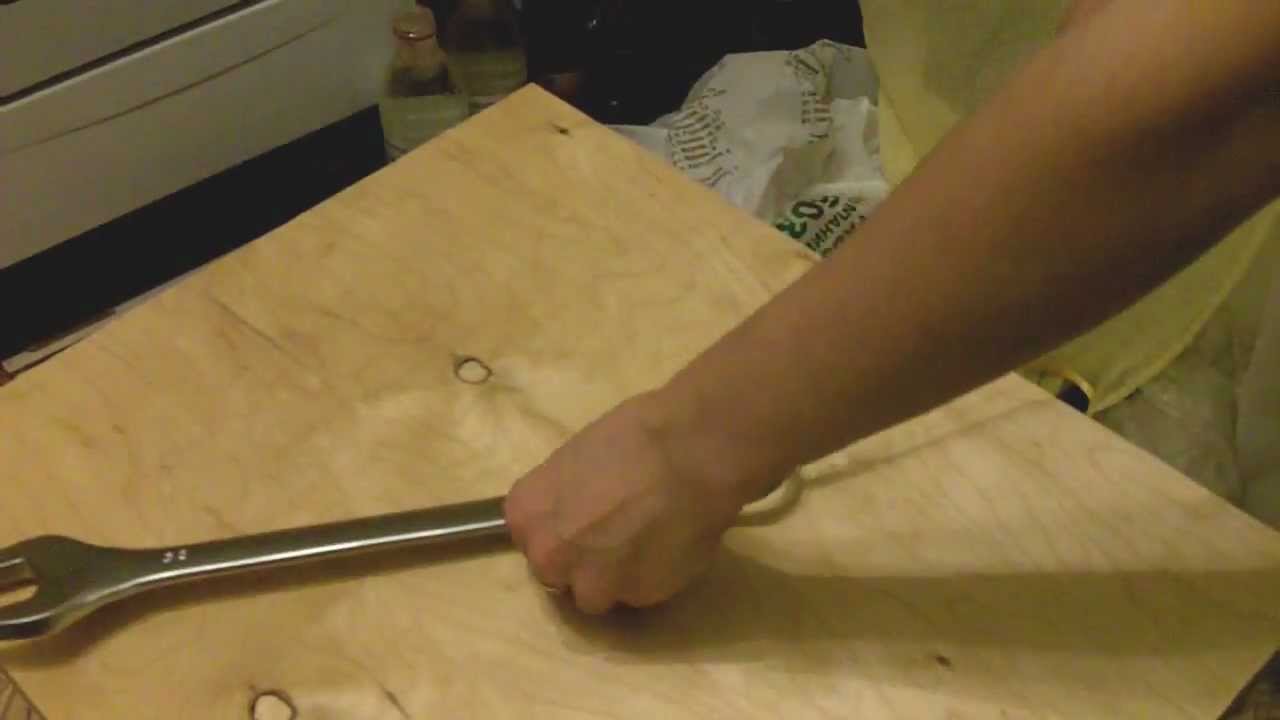 dealextreme.com - Steel Retractable Magnetic Grabbing Tool