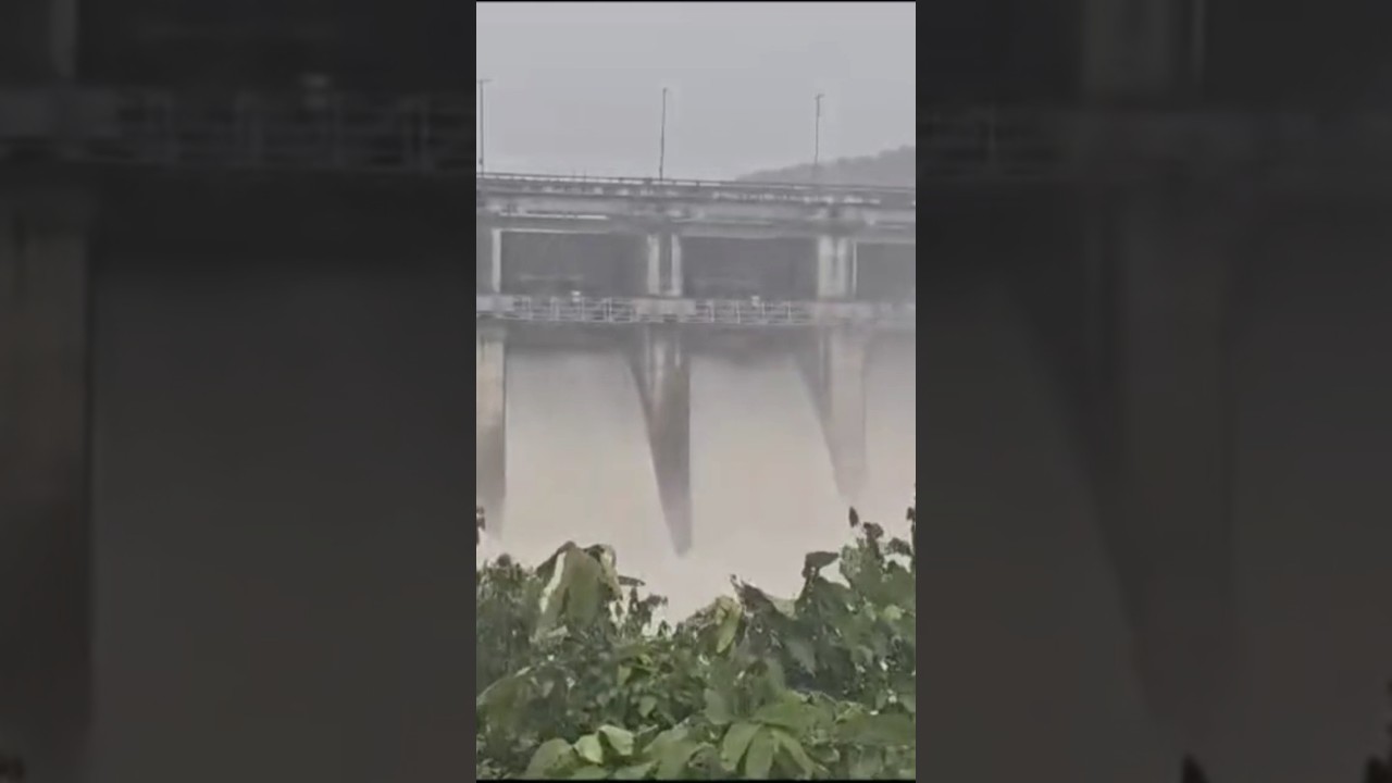 Ap flood effect#shortvideo#trending#youtube#youtubeshorts#floodwater#youtubevideos#ap flood effect